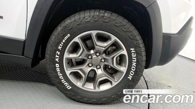 Jeep Cherokee 2021 — photo 7
