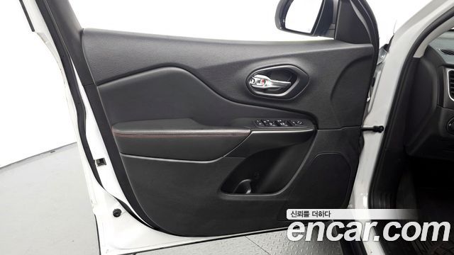 Jeep Cherokee 2021 — photo 14