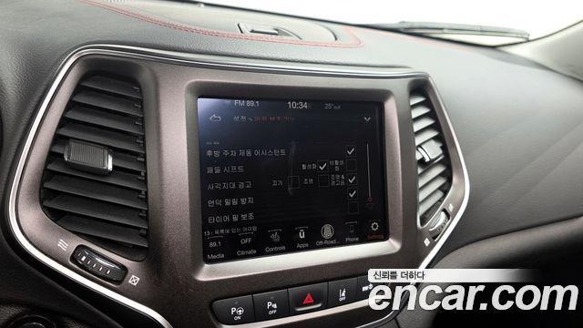 Jeep Cherokee 2021 — photo 27