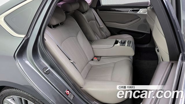 Genesis G80 2018 — photo 11