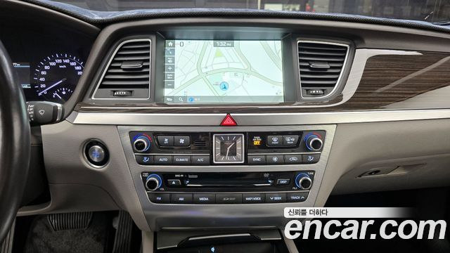 Genesis G80 2018 — photo 14