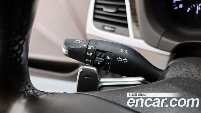 Genesis G80 2018 — photo 16