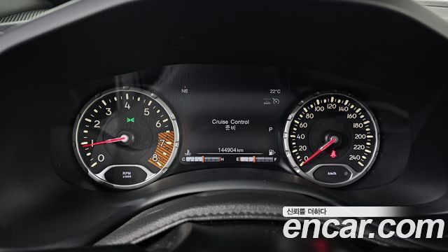 Jeep Renegade 2019 — photo 8