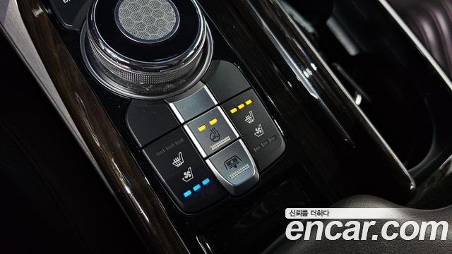 Genesis EQ900 2018 — photo 17