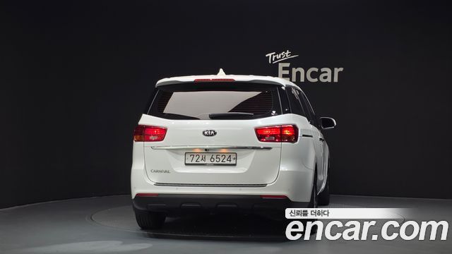 Kia Canival 2019 — photo 4
