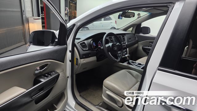 Kia Canival 2019 — photo 10