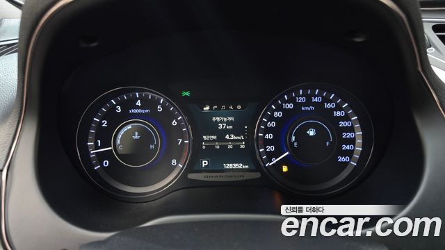 Hyundai Grandeur 2015 — photo 11