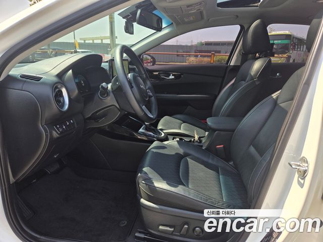 Kia K3 2022 — photo 11