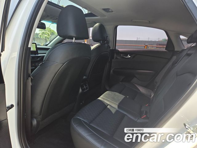 Kia K3 2022 — photo 12
