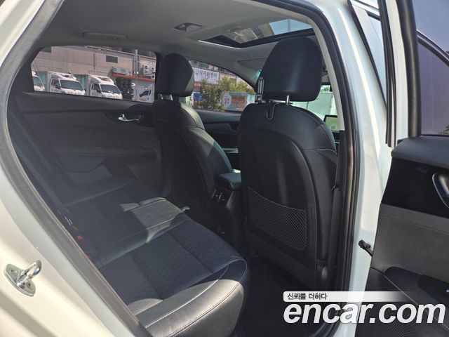 Kia K3 2022 — photo 13