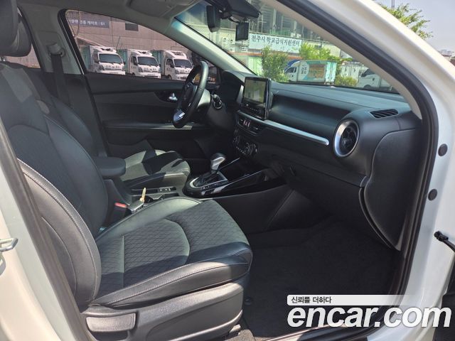 Kia K3 2022 — photo 14