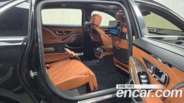 Mercedes-Benz S-Class 2023 — photo 11