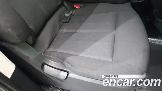 Hyundai Staria 2022 — photo 16
