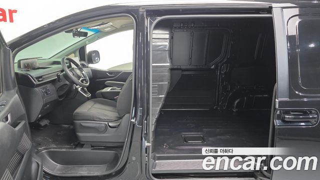 Hyundai Staria 2022 — photo 28