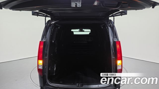 Hyundai Staria 2022 — photo 30