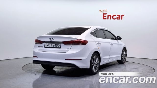Hyundai AVANTE 2018 — photo 2