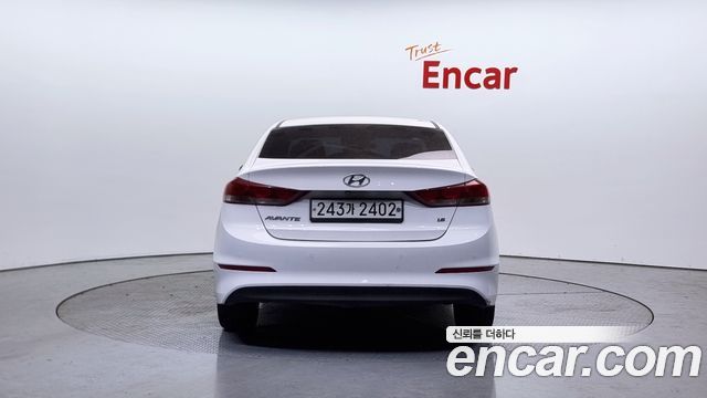 Hyundai AVANTE 2018 — photo 4