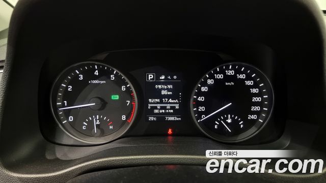 Hyundai AVANTE 2018 — photo 11