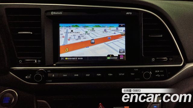 Hyundai AVANTE 2018 — photo 19