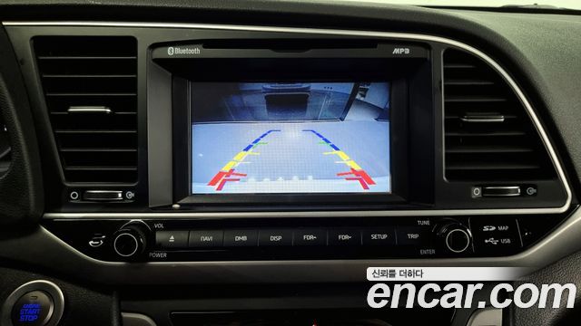 Hyundai AVANTE 2018 — photo 21