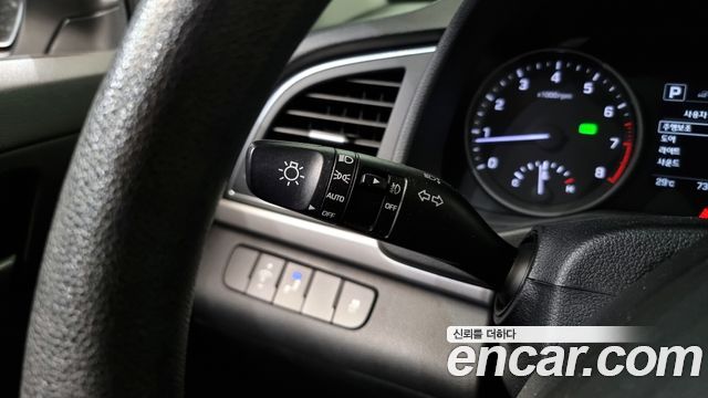 Hyundai AVANTE 2018 — photo 34