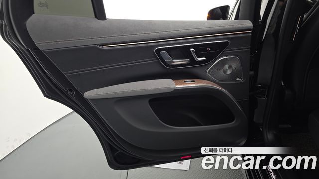 Mercedes-Benz EQS 2023 — photo 15
