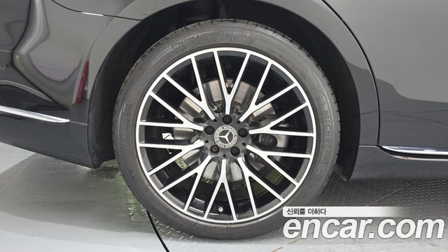 Mercedes-Benz S-Class 2024 — photo 5