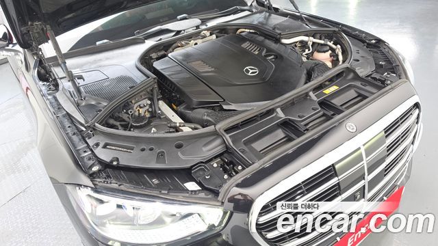 Mercedes-Benz S-Class 2024 — photo 6
