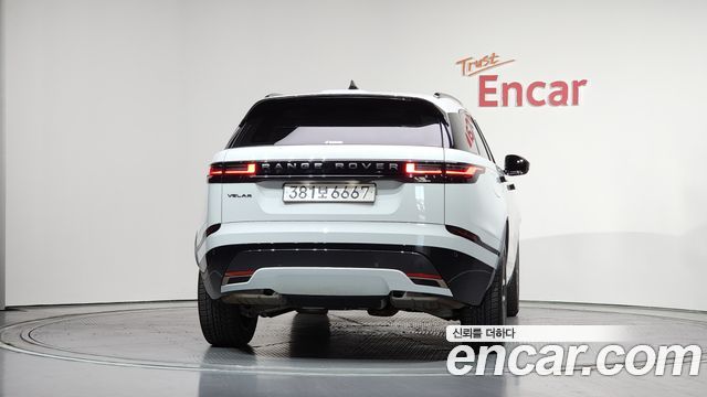 Land Rover Range Rover Velar 2025 — photo 4