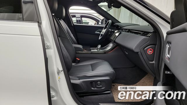Land Rover Range Rover Velar 2025 — photo 18