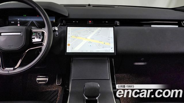 Land Rover Range Rover Velar 2025 — photo 20