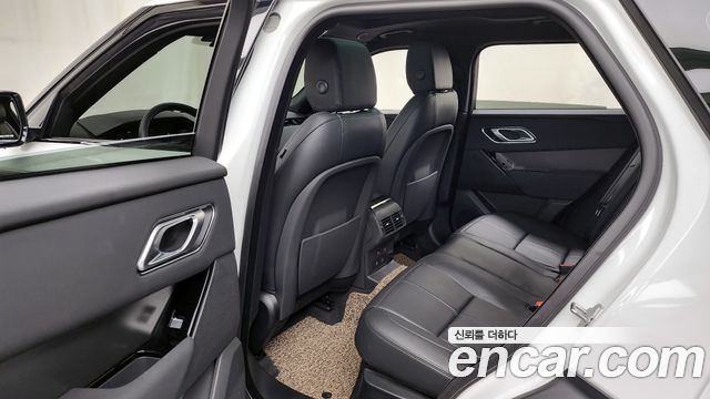 Land Rover Range Rover Velar 2025 — photo 16