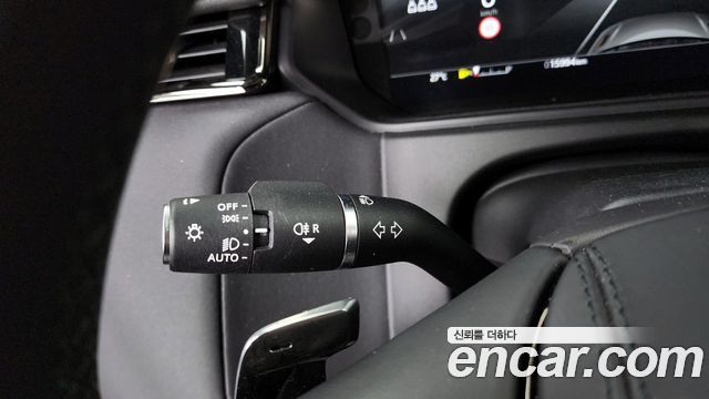 Land Rover Range Rover Velar 2025 — photo 35