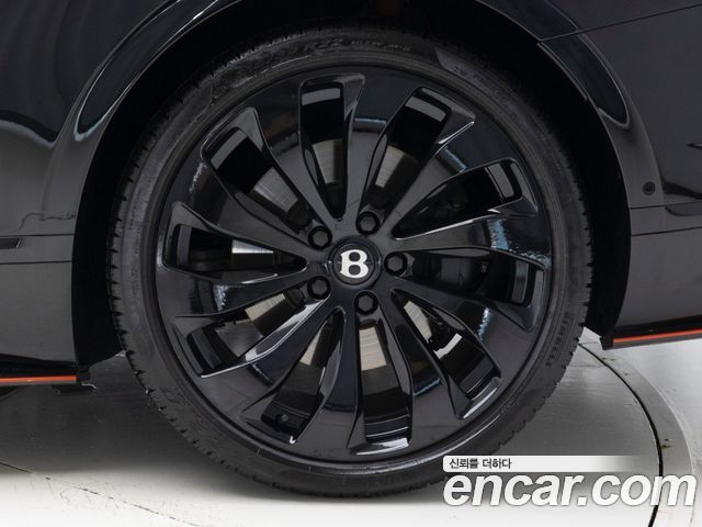 Bentley Continental 2024 — photo 5