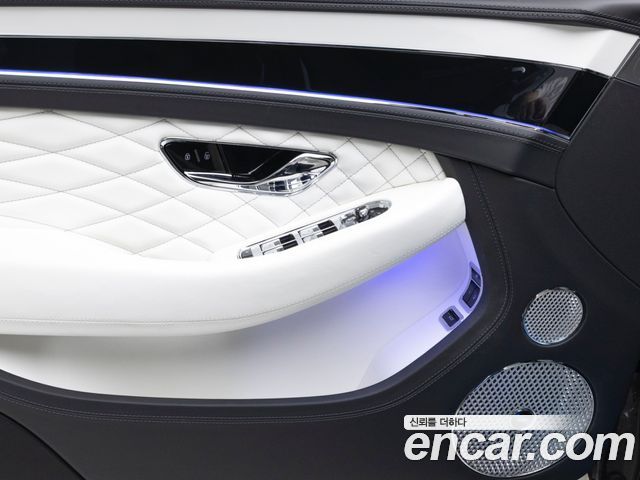 Bentley Continental 2024 — photo 13