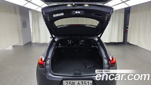Lexus UX 2019 — photo 24