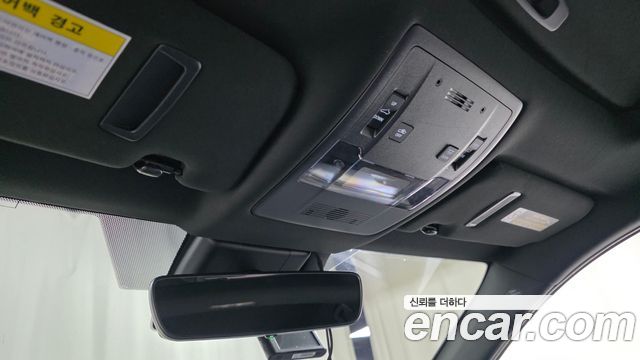 Lexus UX 2019 — photo 27