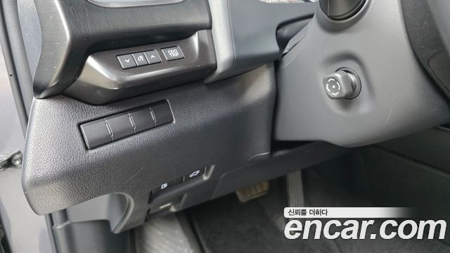 Lexus UX 2019 — photo 28