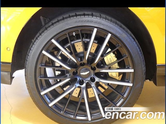 Aston Martin DBX 2023 — photo 5