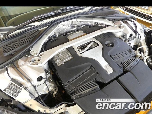 Aston Martin DBX 2023 — photo 6