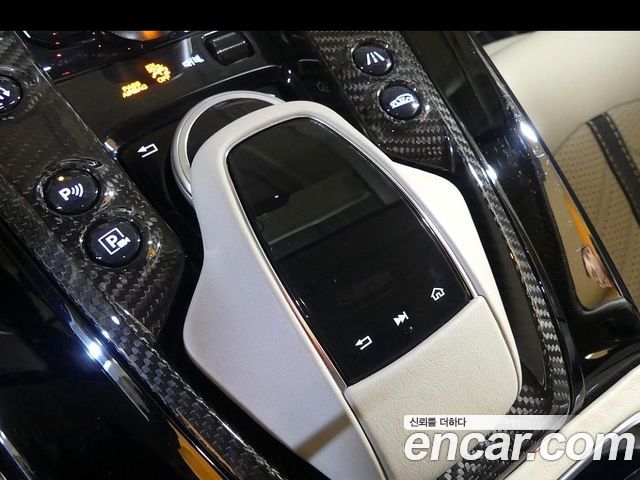 Aston Martin DBX 2023 — photo 17