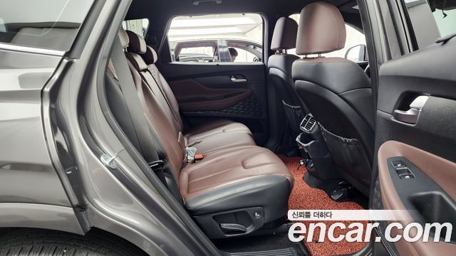 Hyundai Santafe 2019 — photo 18