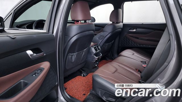 Hyundai Santafe 2019 — photo 16