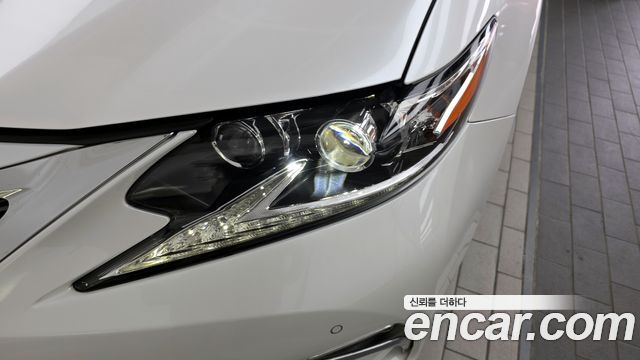 Lexus ES 2018 — photo 5