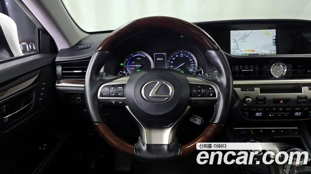 Lexus ES 2018 — photo 6