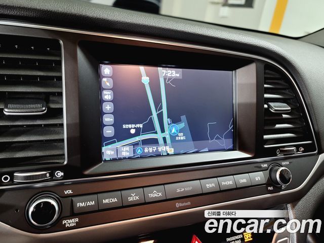 Hyundai AVANTE 2017 — photo 14