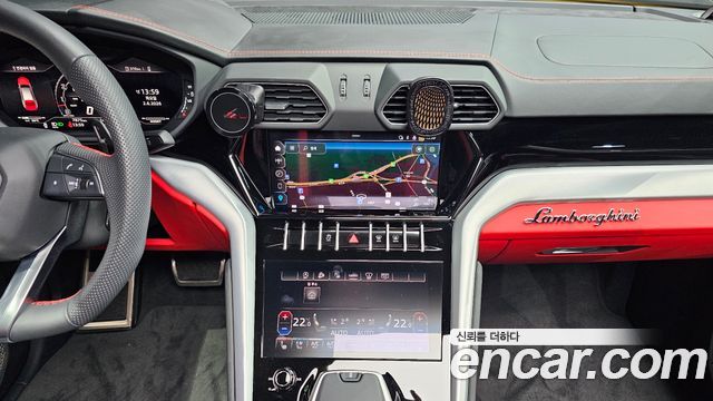 Lamborghini Urus 2024 — photo 13