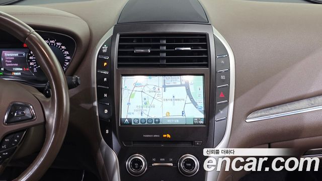 Lincoln MKC 2017 — photo 16