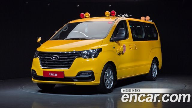 Hyundai Starex 2019 — photo 1