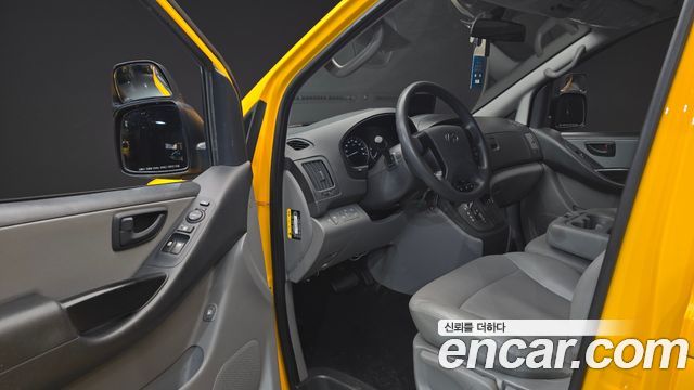 Hyundai Starex 2019 — photo 10